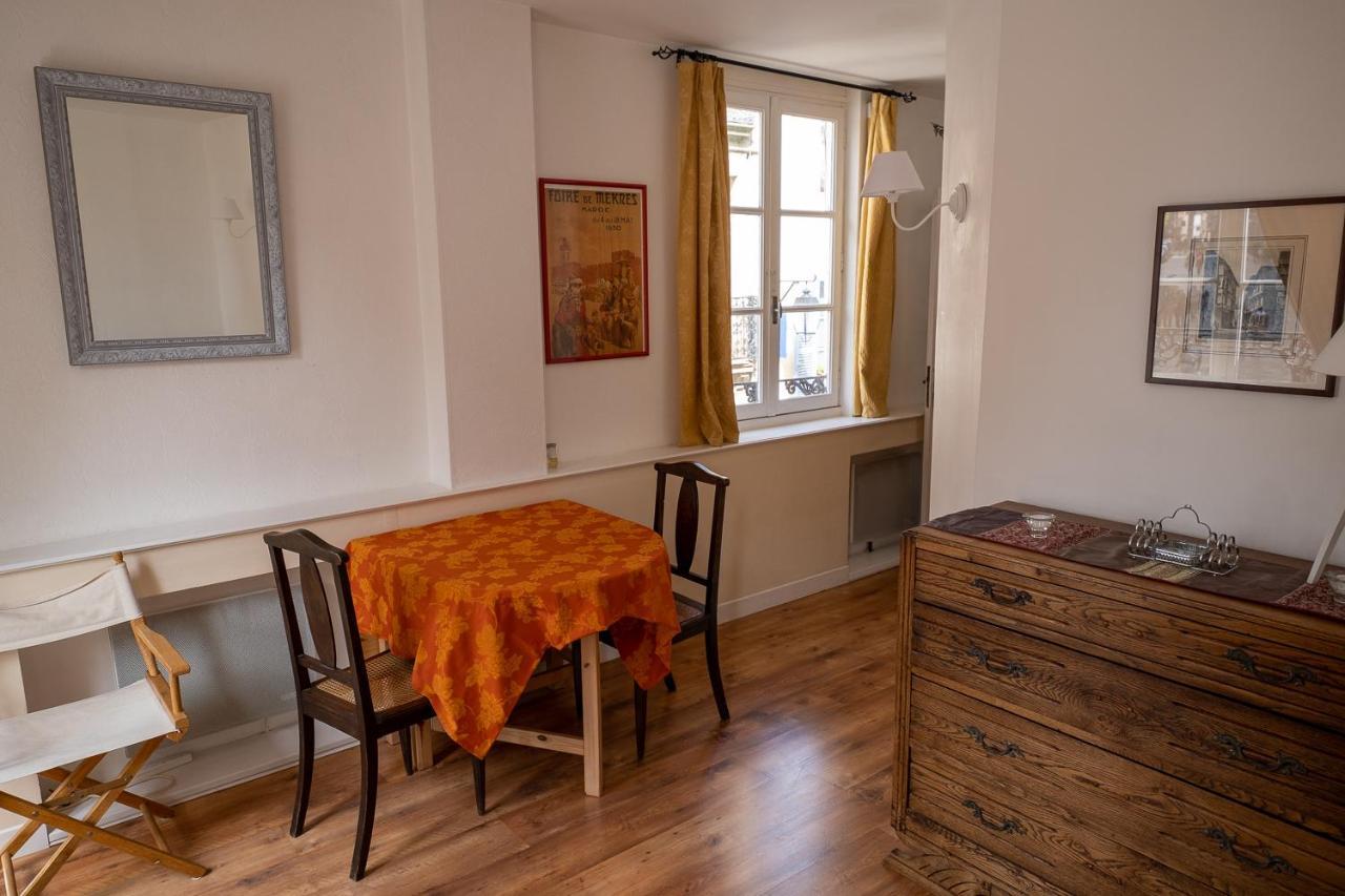 Appartement place Des Cordeliers Dinan Extérieur photo